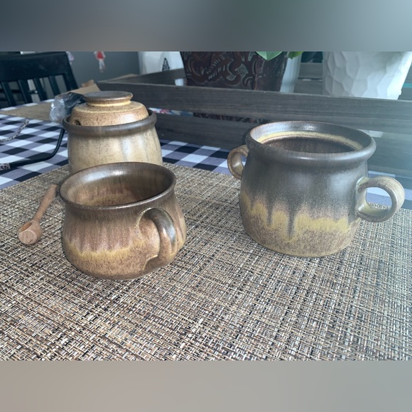 Danby Pottery Set - Picture 2 of 7